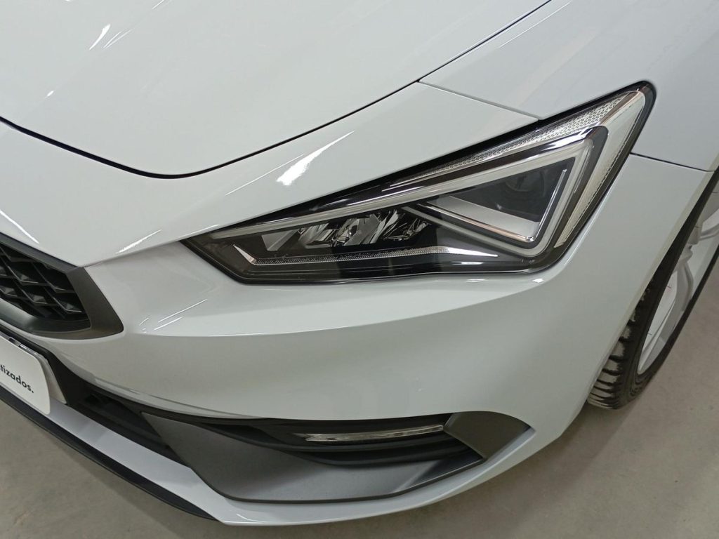 SEAT LEON ST Hibrido 2023 segunda-mano Jaén