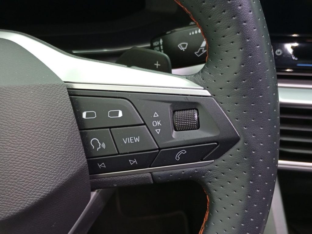 SEAT LEON ST Hibrido 2023 segunda-mano Jaén
