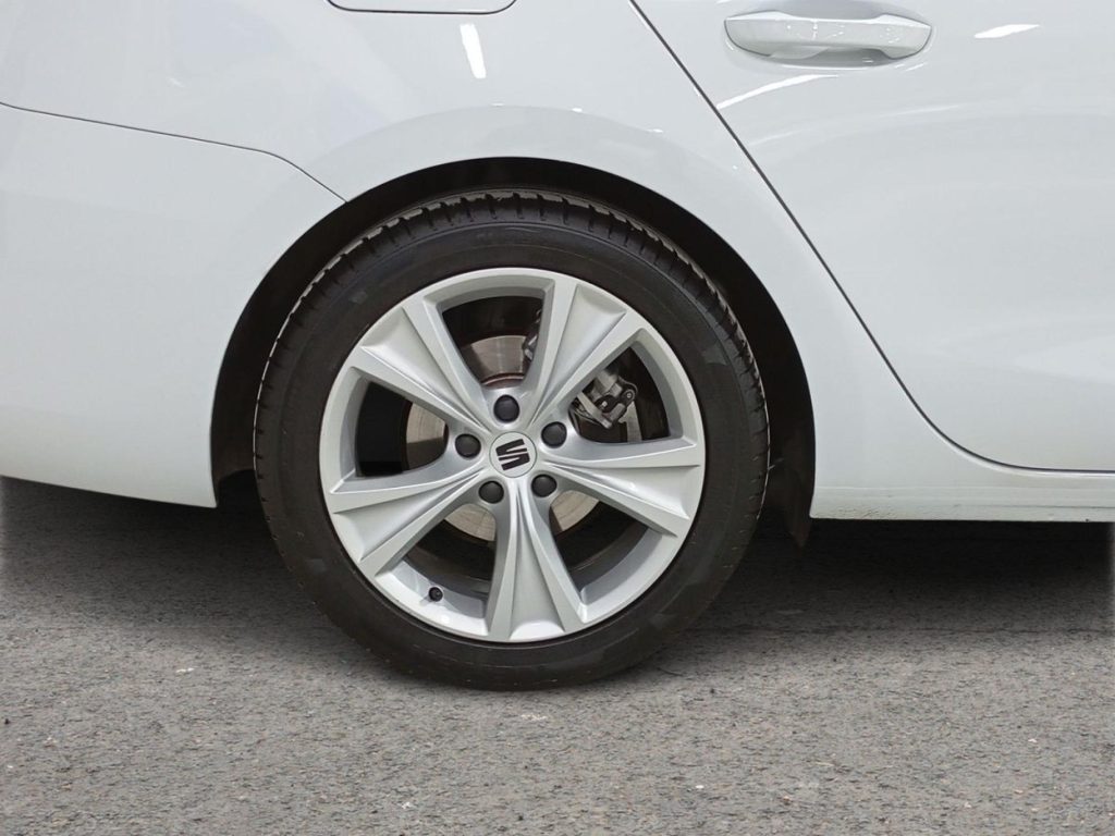 SEAT LEON ST Hibrido 2023 segunda-mano Jaén