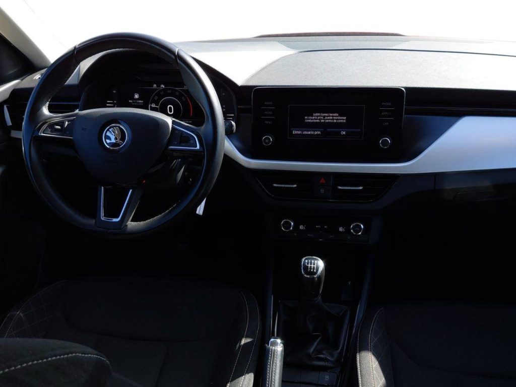 SKODA KAMIQ Gasolina 2020 segunda-mano Jaén