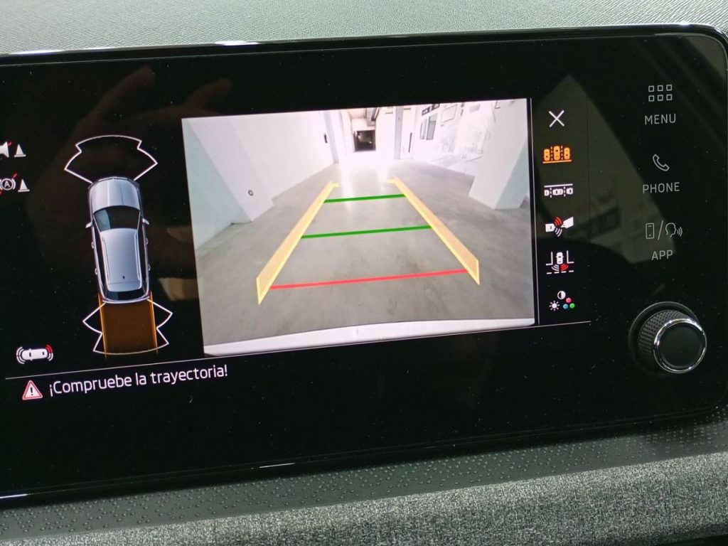 SKODA KAMIQ Gasolina 2025 segunda-mano Jaén
