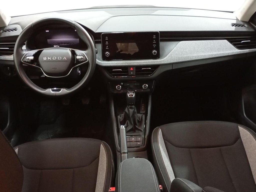 SKODA KAMIQ Gasolina 2025 segunda-mano Jaén