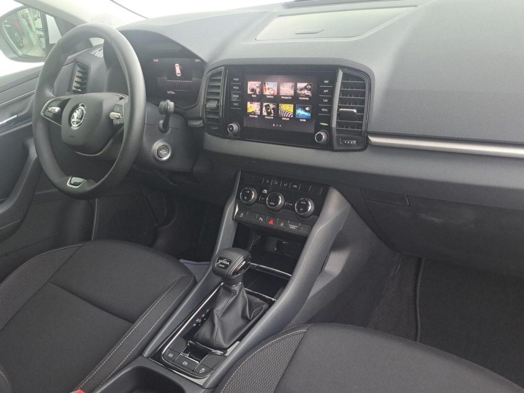 SKODA KAROQ Diesel 2025 km 0 Jaén