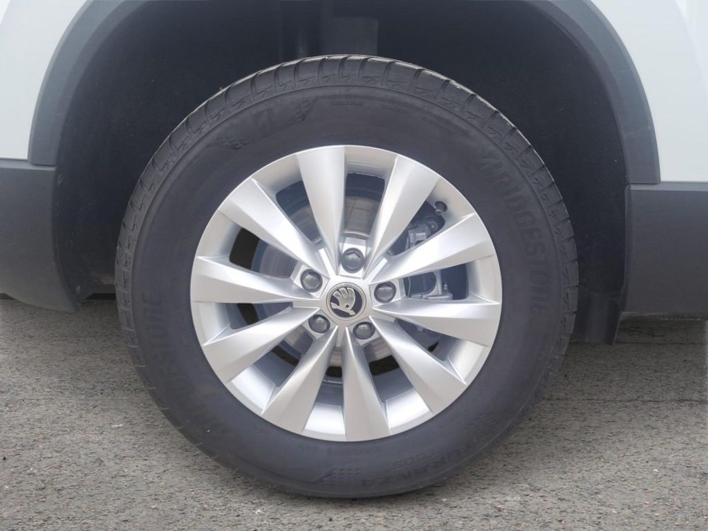 SKODA KAROQ Diesel 2025 km 0 Jaén