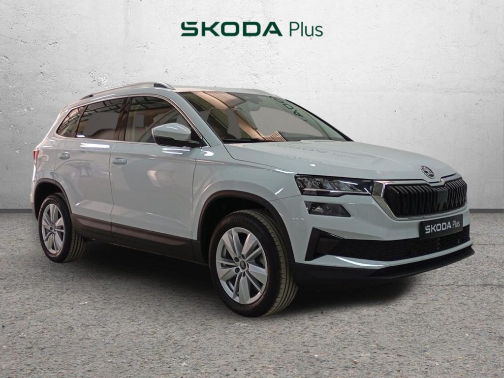 SKODA KAROQ Gasolina 2025 segunda-mano Jaén