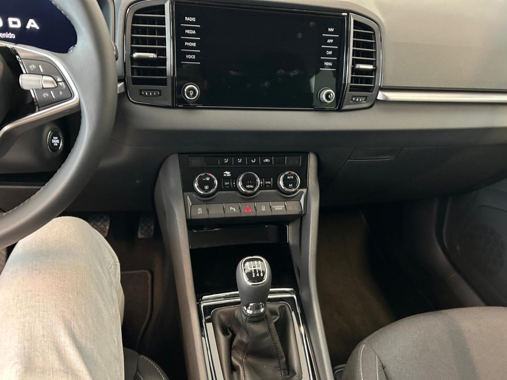SKODA KAROQ Gasolina nuevo entrega inmediata Jaén