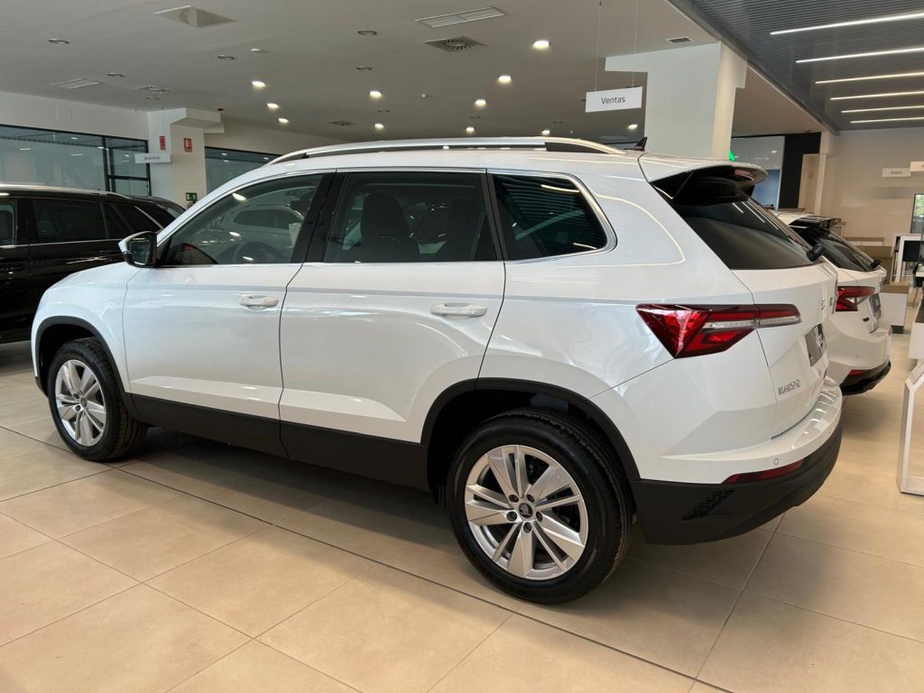 SKODA KAROQ Gasolina nuevo entrega inmediata Jaén