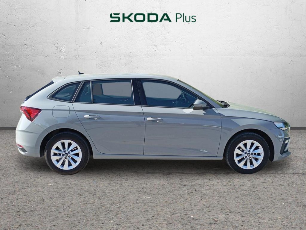 SKODA SCALA Gasolina 2025 km 0 Jaén