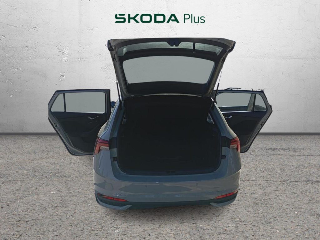 SKODA SCALA Gasolina 2025 km 0 Jaén