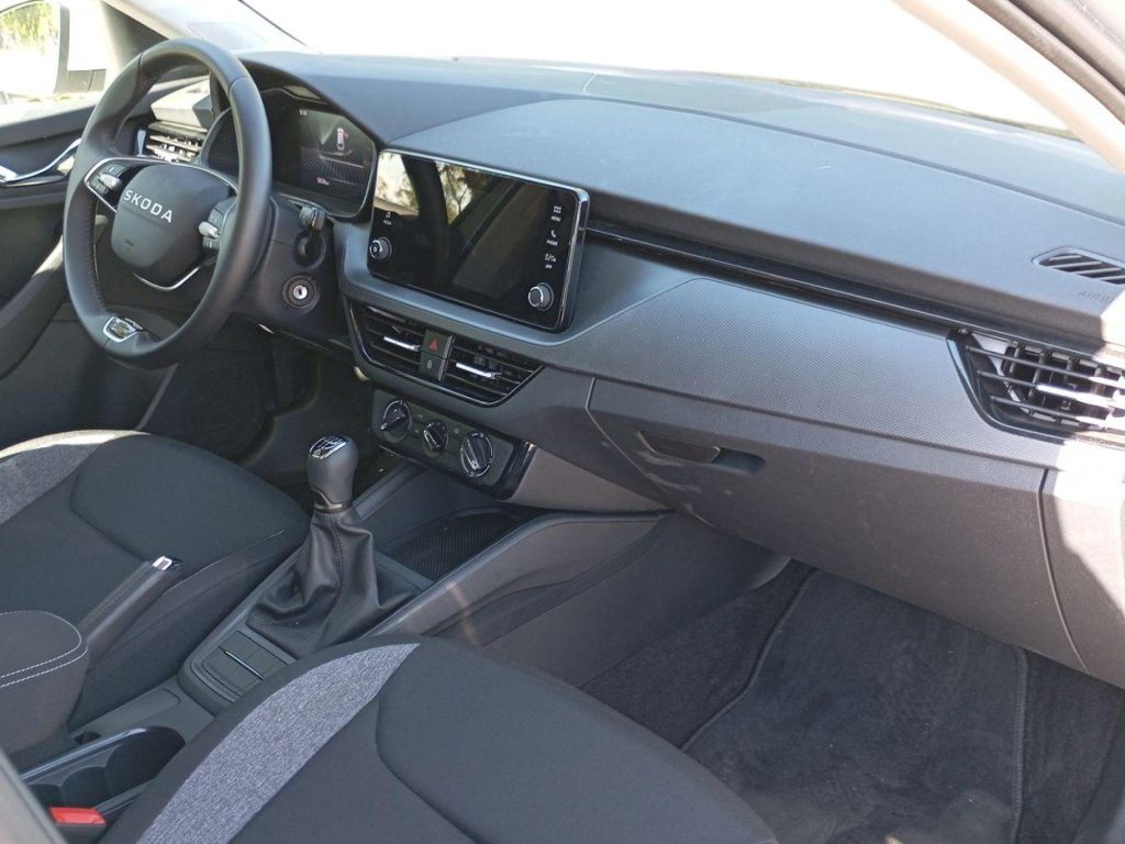SKODA SCALA Gasolina 2025 km 0 Jaén