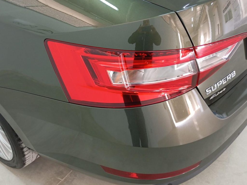 SKODA SUPERB Diesel 2023 segunda-mano Jaén