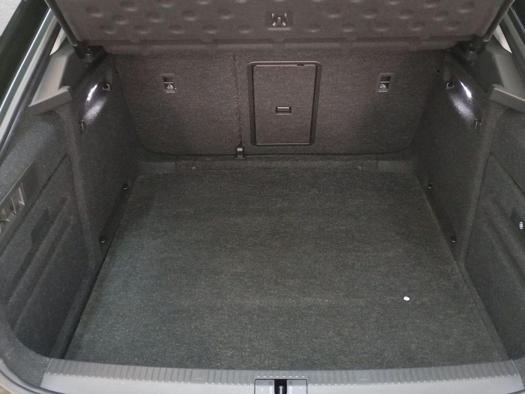 SKODA SUPERB Diesel 2023 segunda-mano Jaén