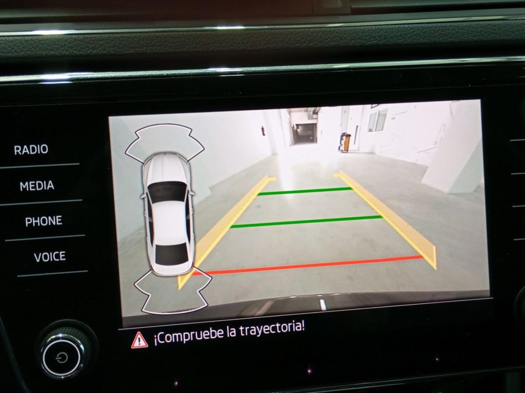 SKODA SUPERB Diesel 2023 segunda-mano Jaén