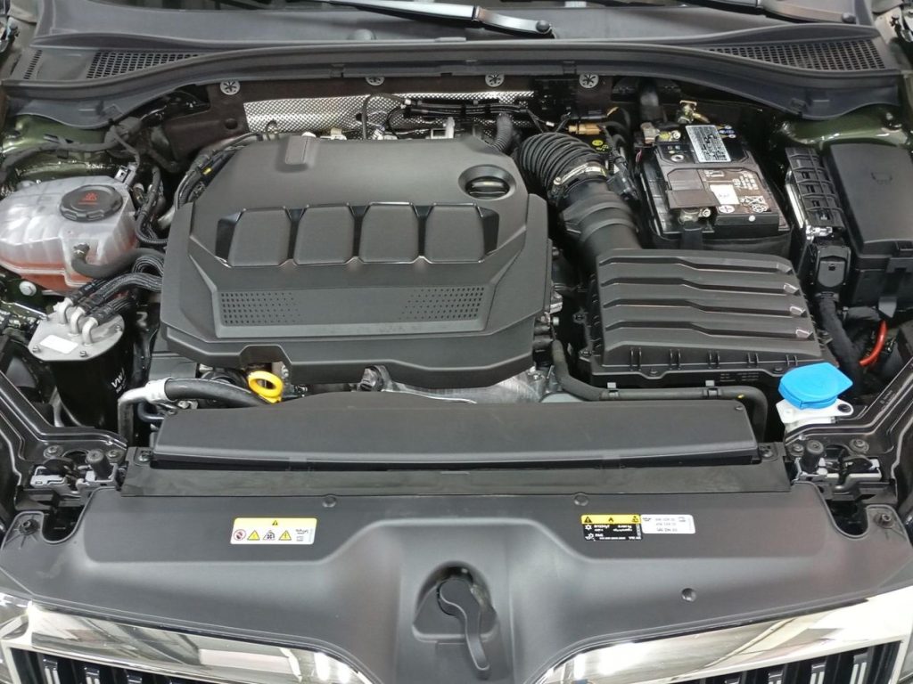 SKODA SUPERB Diesel 2023 segunda-mano Jaén
