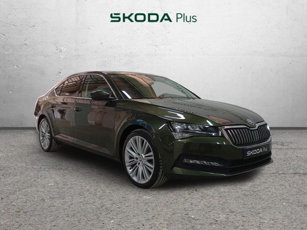 SKODA SUPERB Diesel 2023 segunda-mano Jaén