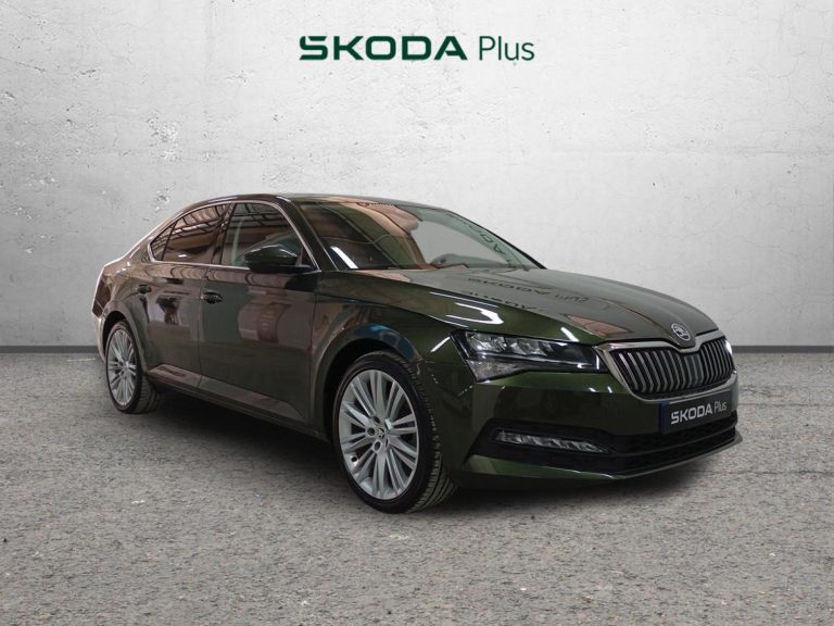 SKODA SUPERB Diesel 2023 segunda-mano Jaén