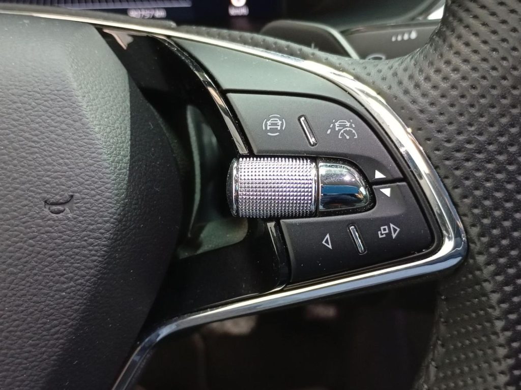 SKODA SUPERB Diesel 2023 segunda-mano Jaén