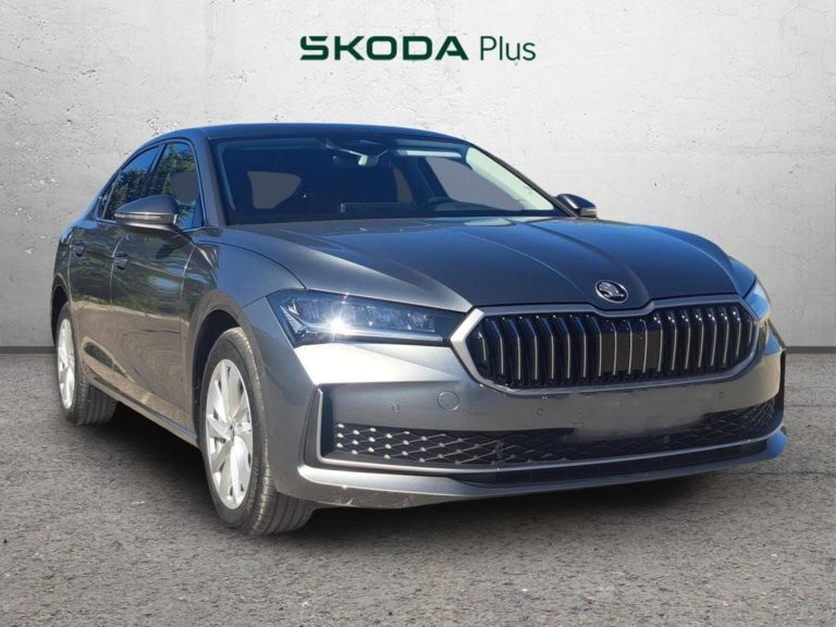 SKODA SUPERB Hibrido enchufable 2025 km 0 Jaén