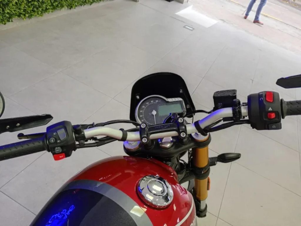 TRIUMPH SPEED Gasolina 2025 km 0 Granada