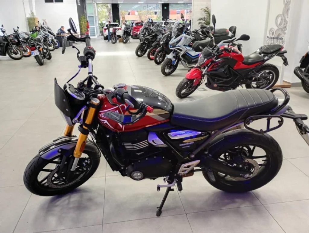 TRIUMPH SPEED Gasolina 2025 km 0 Granada