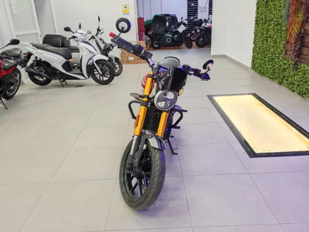 TRIUMPH SPEED Gasolina 2025 km 0 Granada