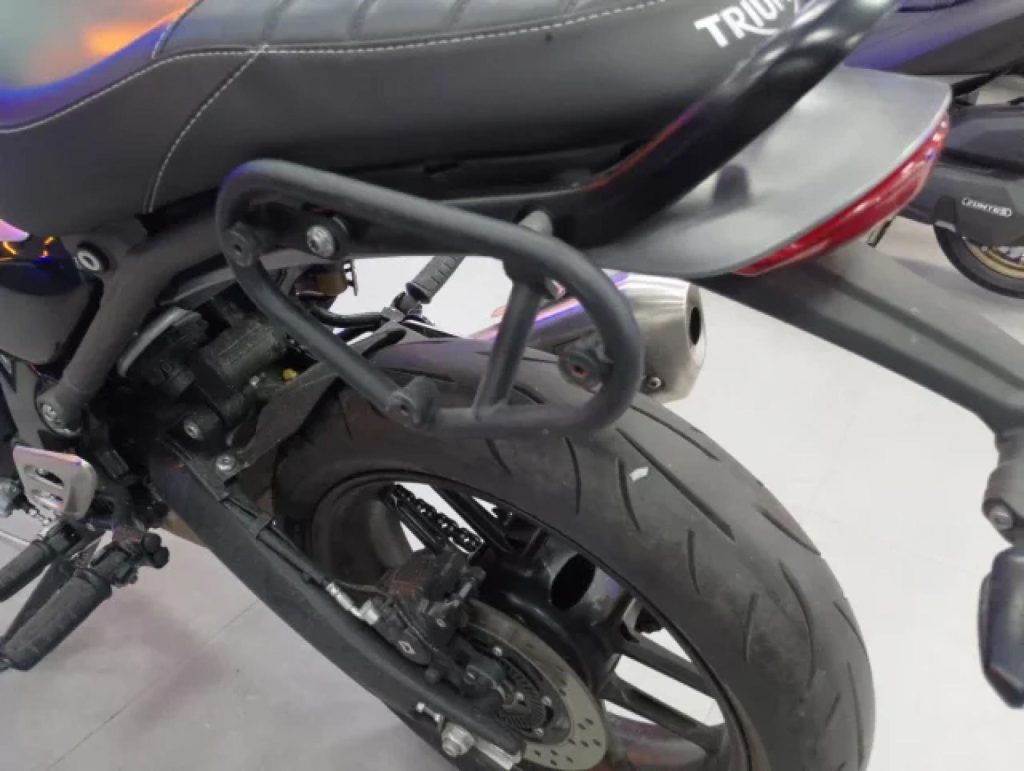 TRIUMPH SPEED Gasolina 2025 km 0 Granada