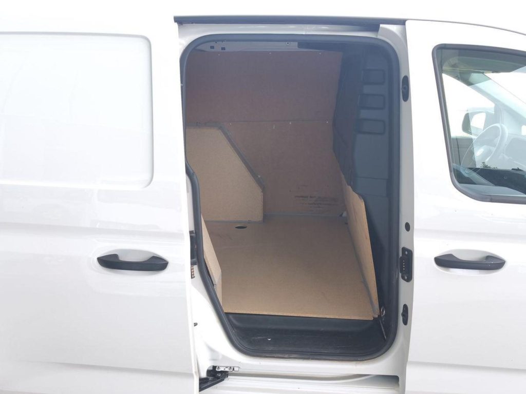 VOLKSWAGEN CADDY Diesel 2023 segunda-mano Jaén