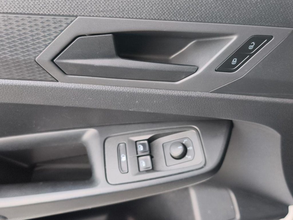 VOLKSWAGEN CADDY Diesel 2023 segunda-mano Jaén