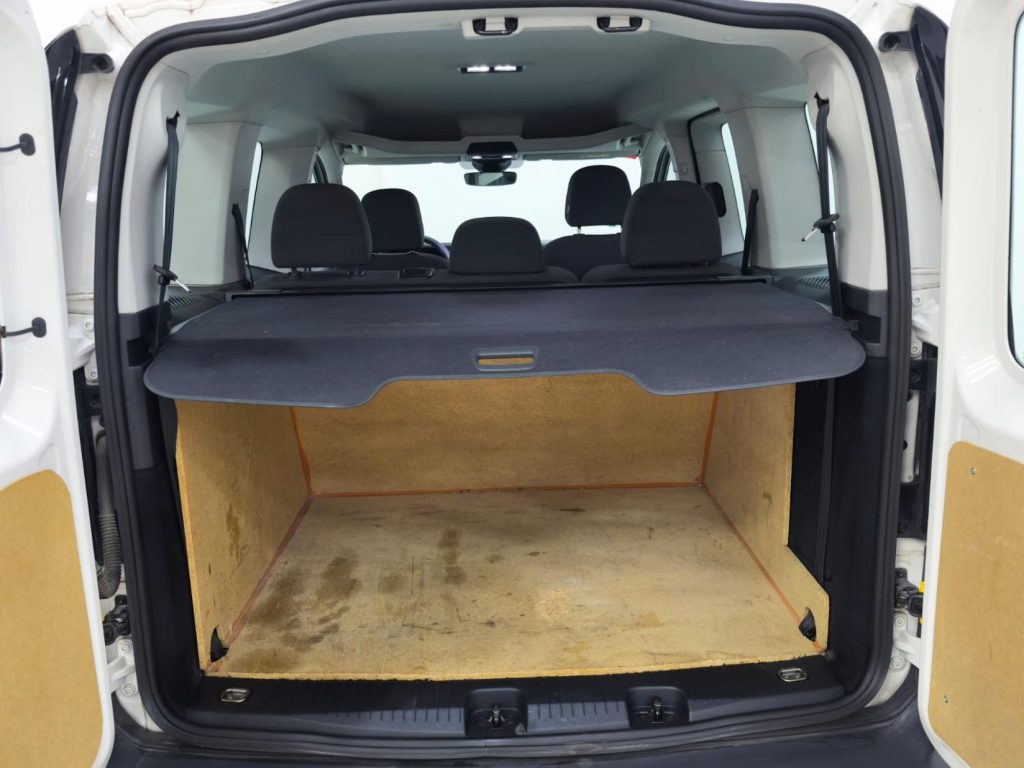 VOLKSWAGEN CADDY Diesel 2023 segunda-mano Jaén