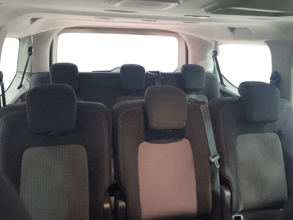 VOLKSWAGEN CARAVELLE Diesel 2025 km 0 Jaén