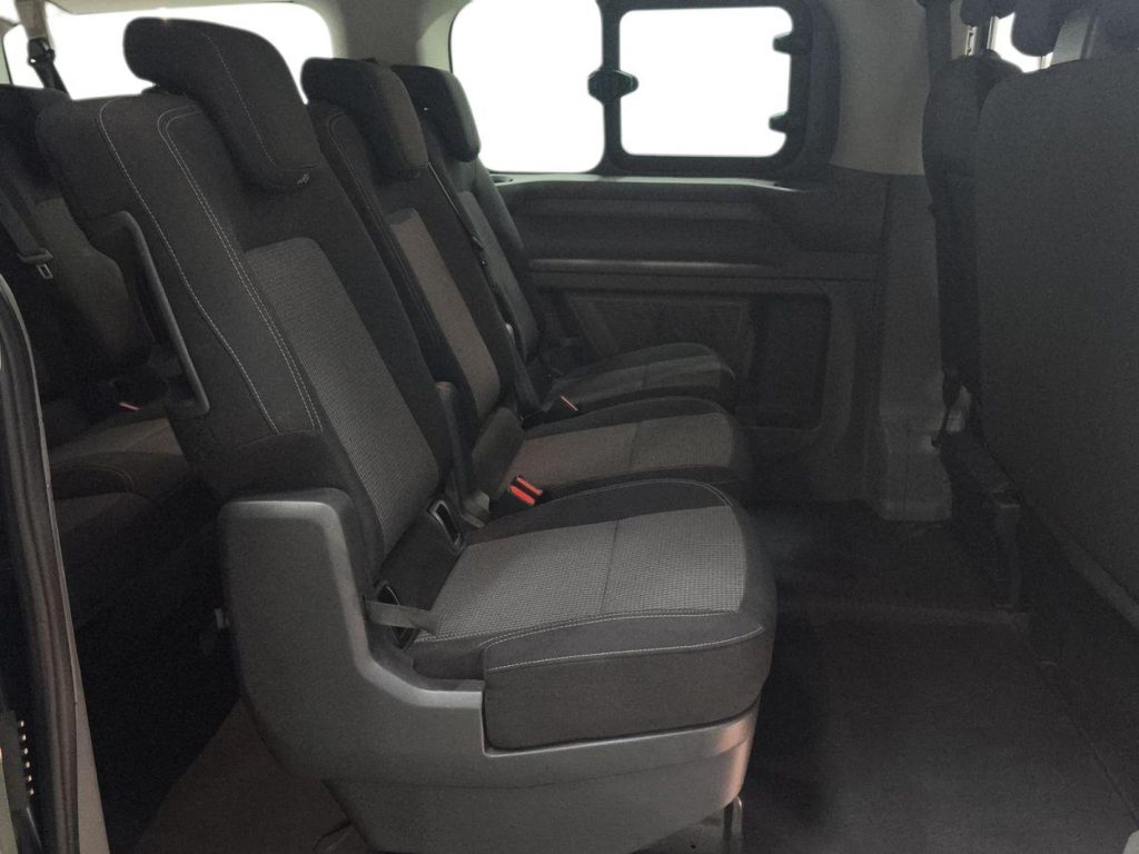 VOLKSWAGEN CARAVELLE Diesel 2025 km 0 Jaén
