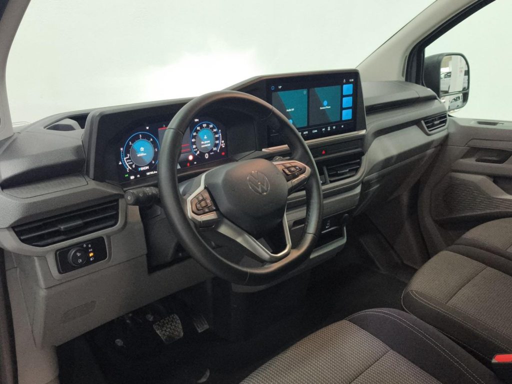 VOLKSWAGEN CARAVELLE Diesel 2025 km 0 Jaén