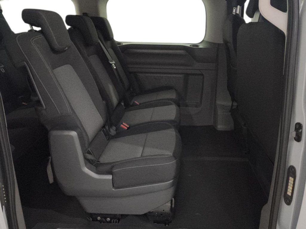 VOLKSWAGEN CARAVELLE Diesel 2025 km 0 Jaén