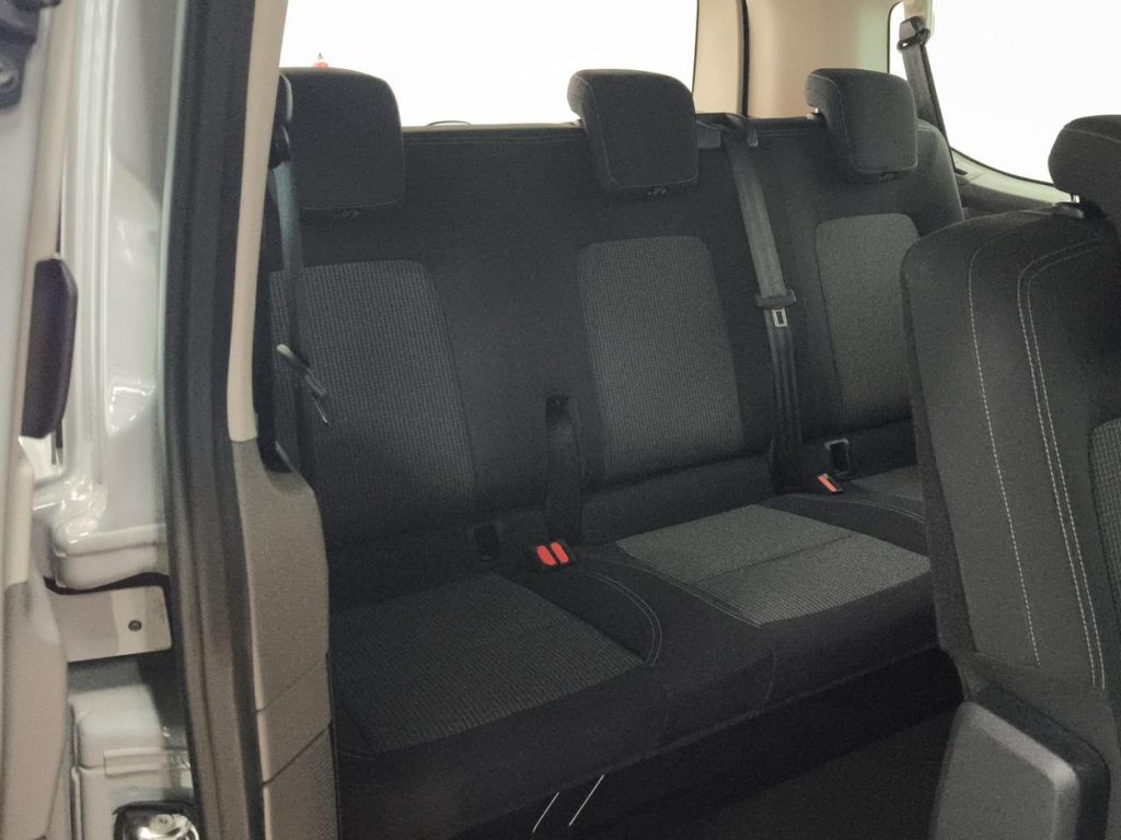 VOLKSWAGEN CARAVELLE Diesel 2025 km 0 Jaén