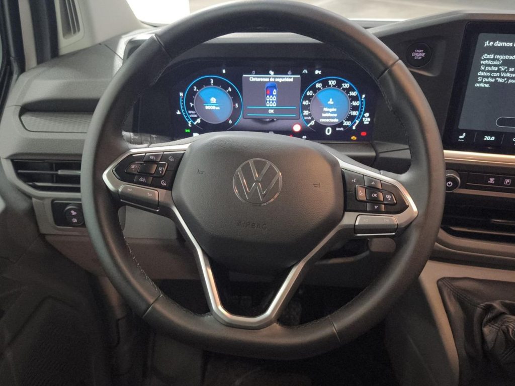 VOLKSWAGEN CARAVELLE Diesel 2025 km 0 Jaén