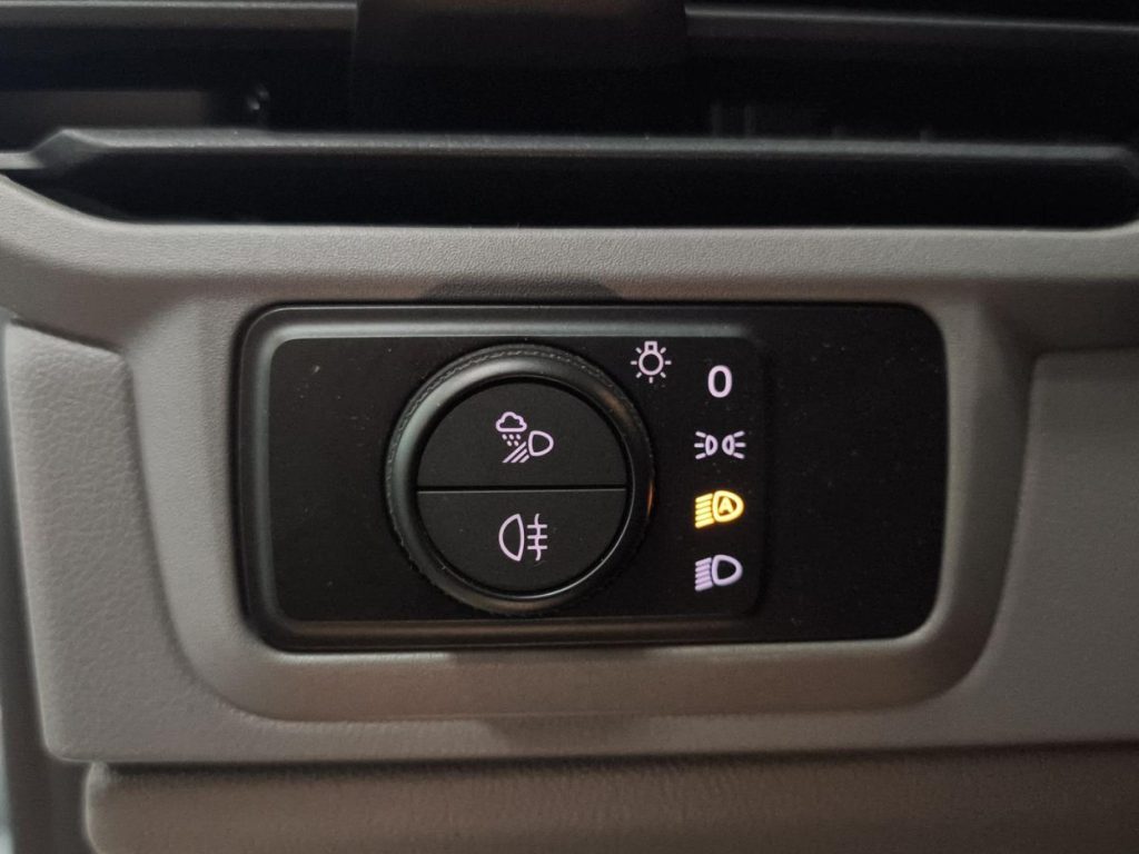 VOLKSWAGEN CARAVELLE Diesel 2025 km 0 Jaén