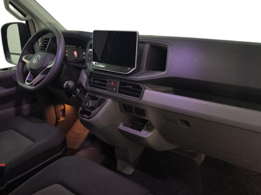 VOLKSWAGEN CRAFTER FURGON Diesel 2025 segunda-mano Jaén