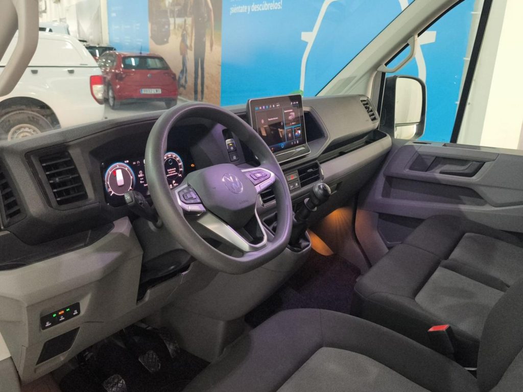 VOLKSWAGEN CRAFTER FURGON Diesel 2025 segunda-mano Jaén