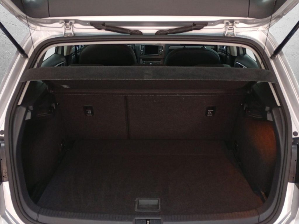 VOLKSWAGEN GOLF Diesel 2016 segunda-mano Jaén