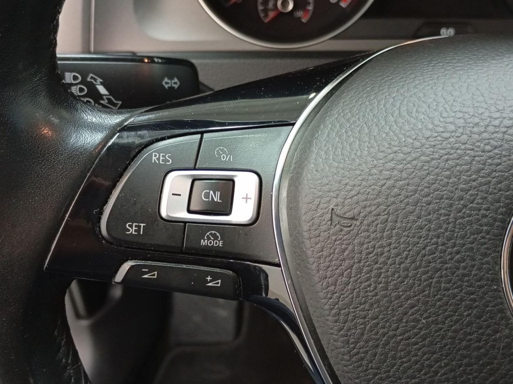 VOLKSWAGEN GOLF Diesel 2016 segunda-mano Jaén