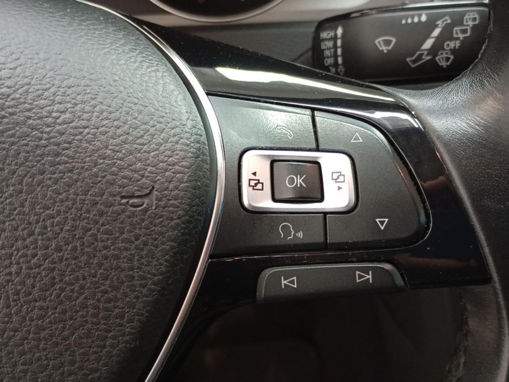 VOLKSWAGEN GOLF Diesel 2016 segunda-mano Jaén