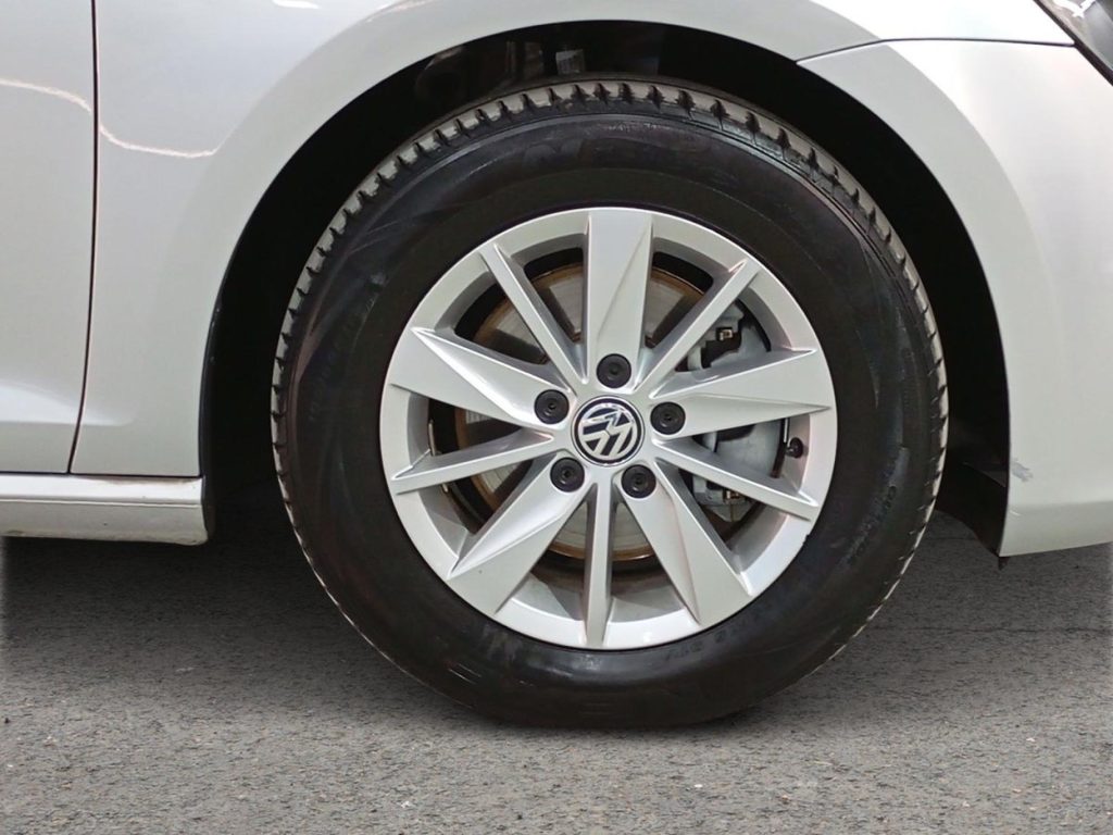 VOLKSWAGEN GOLF Diesel 2016 segunda-mano Jaén