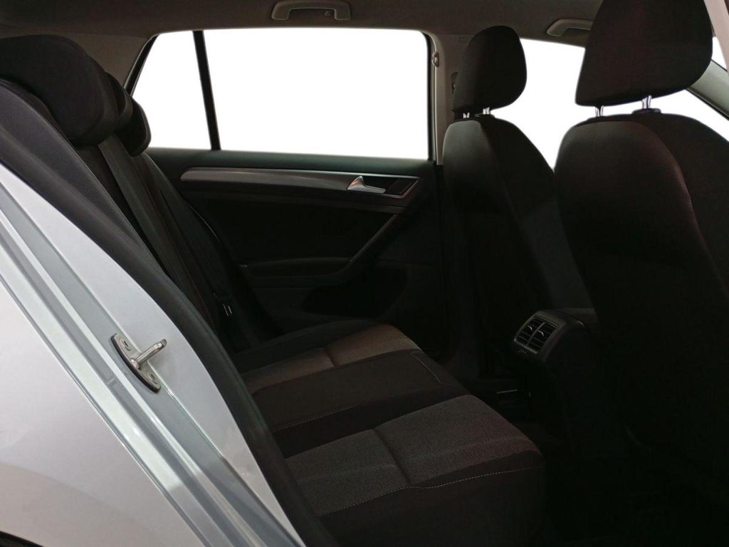 VOLKSWAGEN GOLF Diesel 2016 segunda-mano Jaén