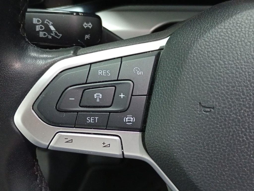VOLKSWAGEN GOLF Diesel 2021 segunda-mano Jaén