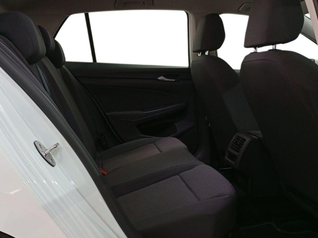 VOLKSWAGEN GOLF Diesel 2022 segunda-mano Jaén