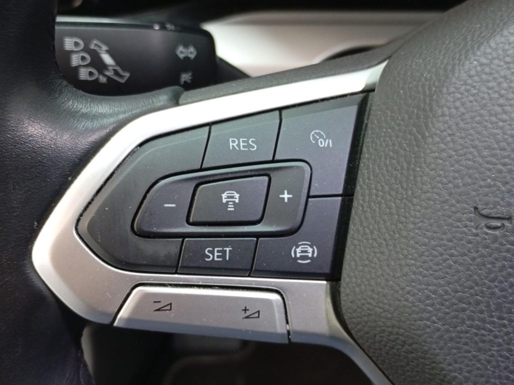 VOLKSWAGEN GOLF Diesel 2022 segunda-mano Jaén