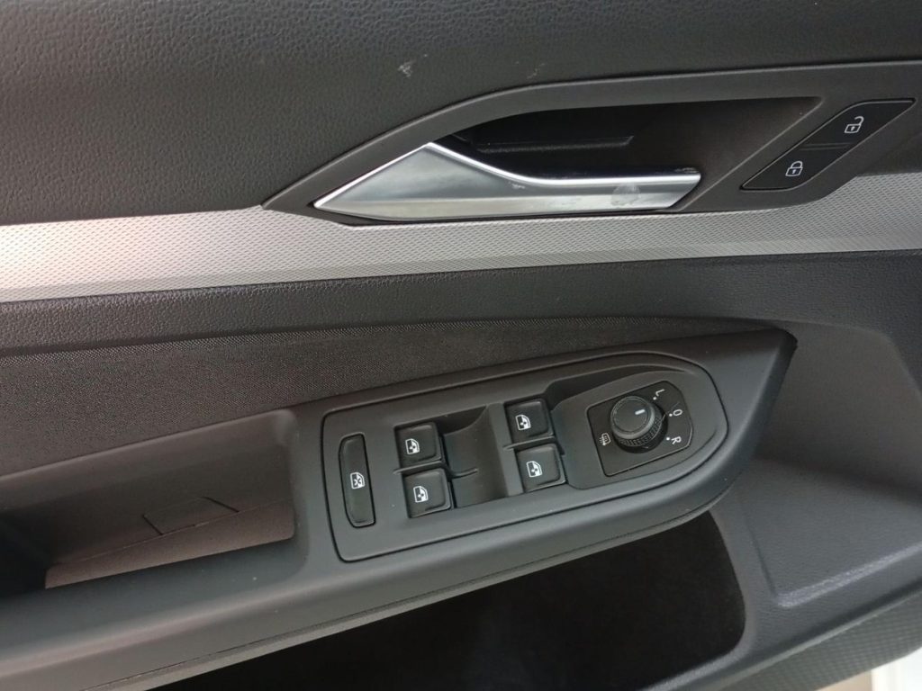 VOLKSWAGEN GOLF Diesel 2022 segunda-mano Jaén