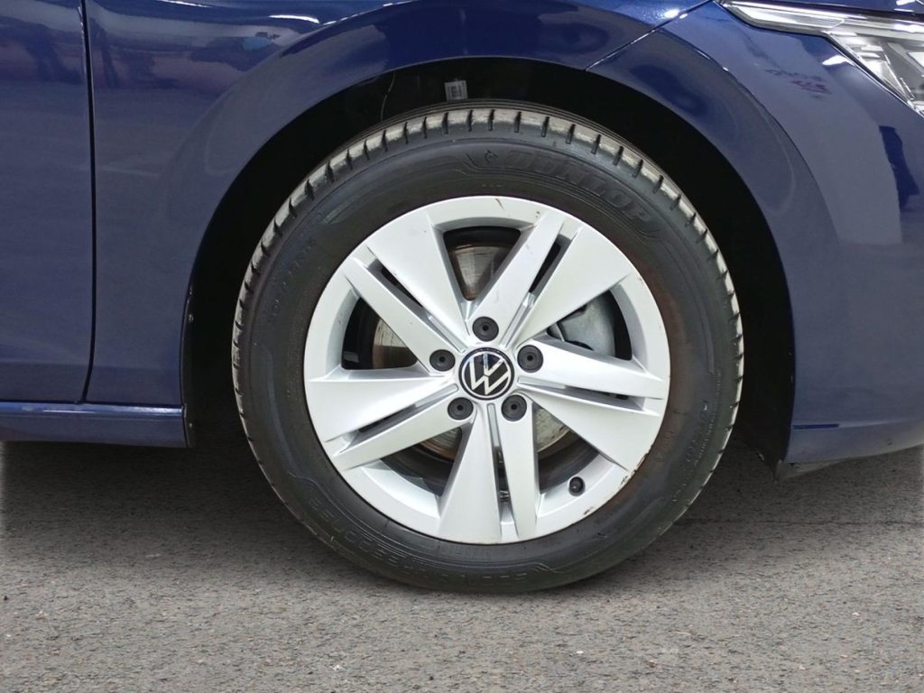 VOLKSWAGEN GOLF Diesel 2023 segunda-mano Granada