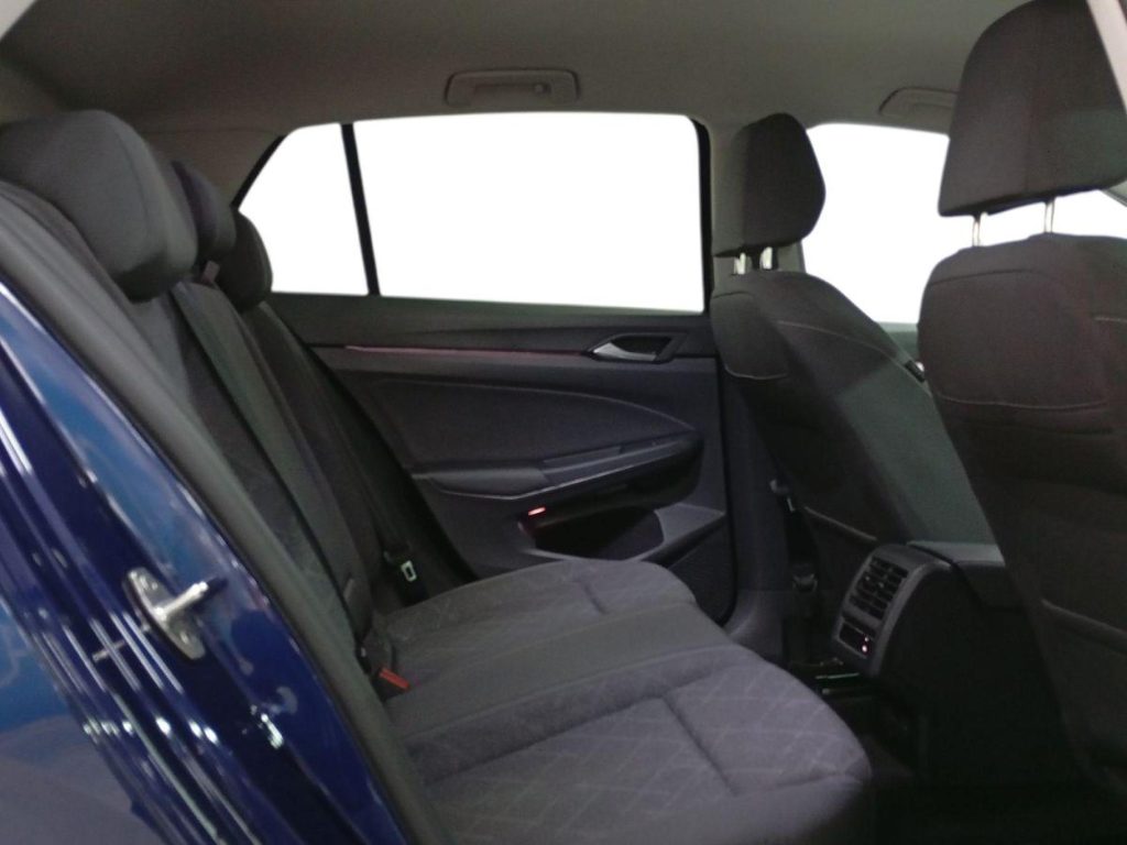 VOLKSWAGEN GOLF Diesel 2023 segunda-mano Granada