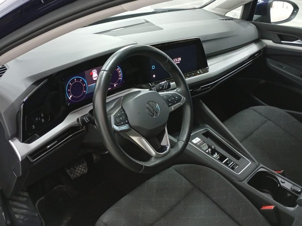 VOLKSWAGEN GOLF Diesel 2023 segunda-mano Granada